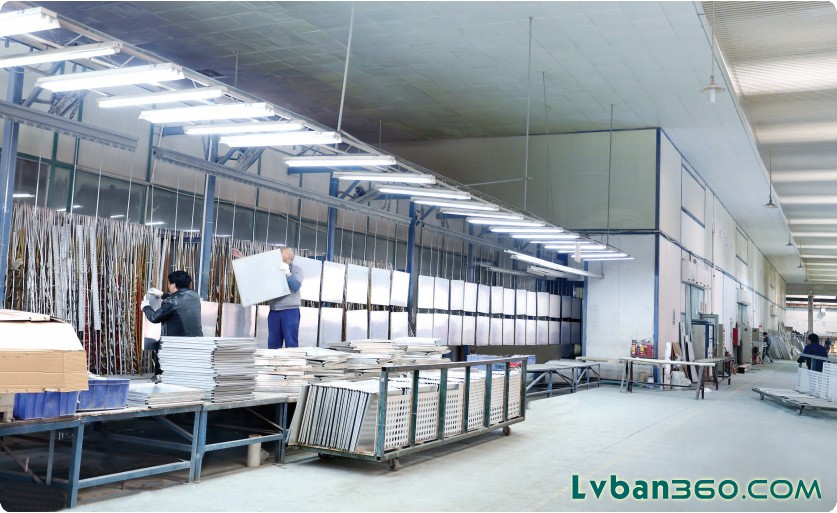 复合方板天花吊顶生产流程，铝蜂窝复合板，铝瓦楞板复合，铝矿棉复合板，铝玻璃纤维复合板，铝天花厂家直销15652920091
